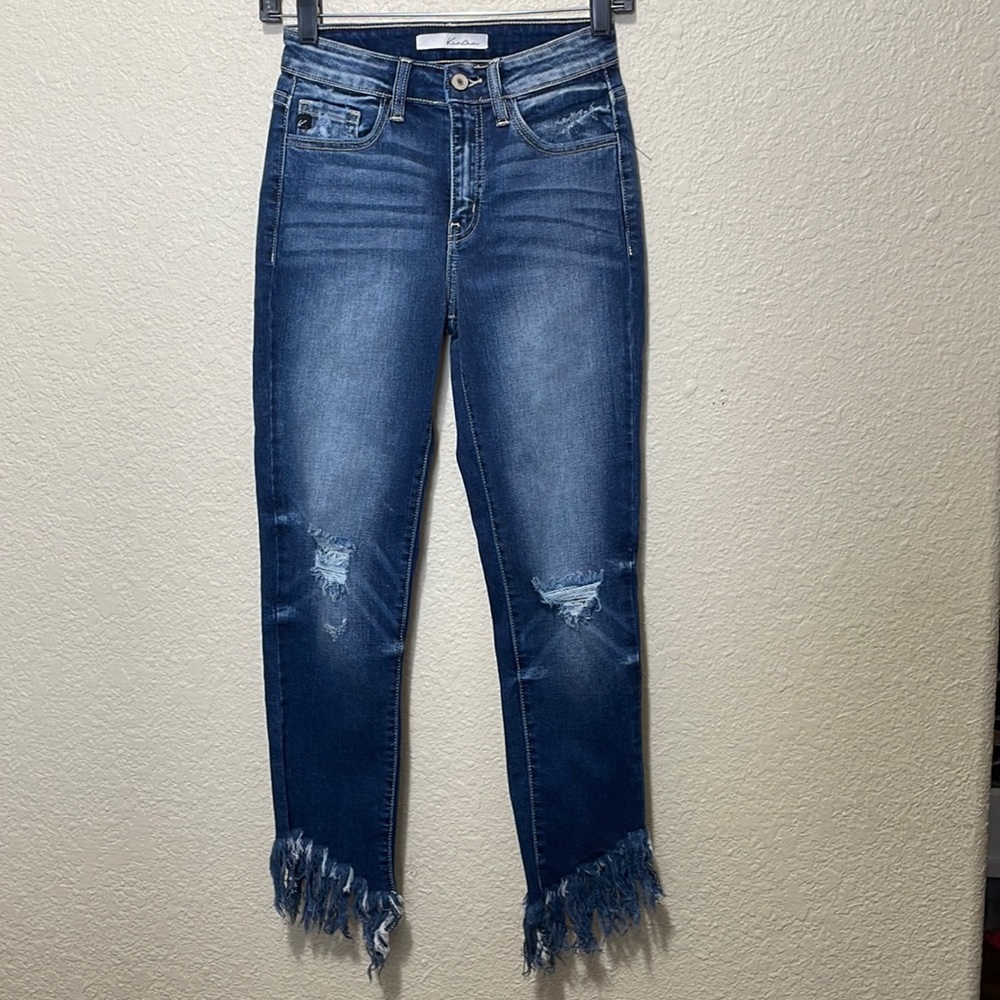 KanCan Women's Distressed Skinny Jeans. NWT. Size W 1/24.